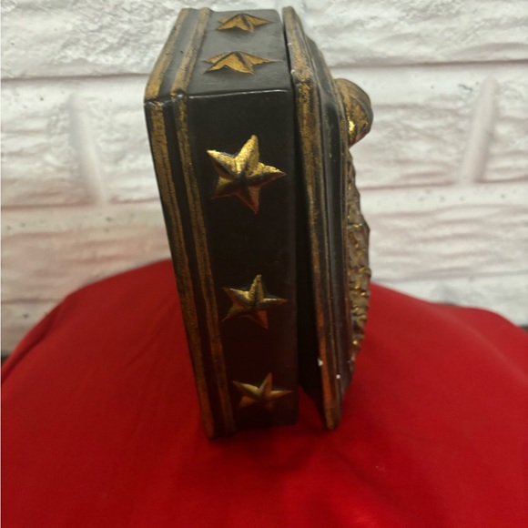 Italian Vintage Ceramic Box. It is black with gold accents and scrolled top. - Picture 3 of 11